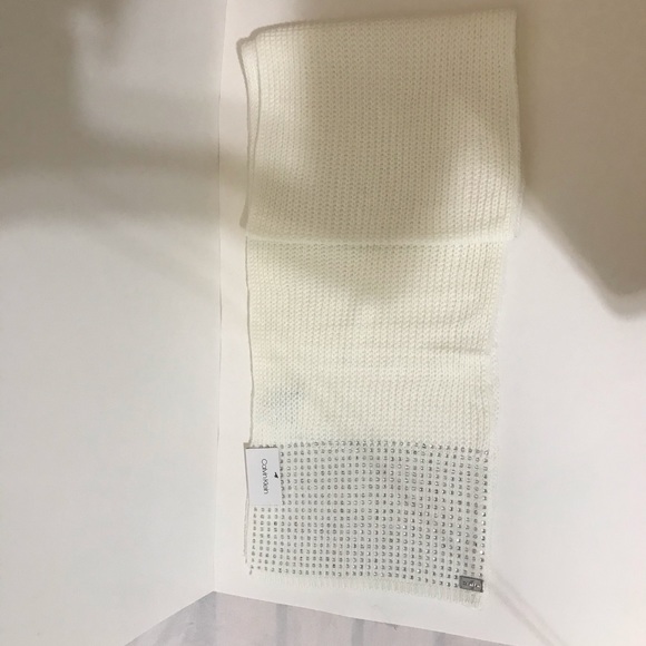 Calvin Klein
One Size Scarf - Picture 9 of 13
